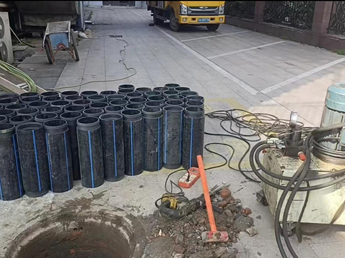 罗山PE置换管厂家 DN315置换管 非开挖管短管置换